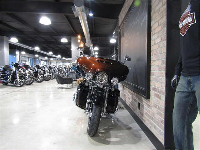 2019 Harley-Davidson Electra Glide CVO Limited at Cox's Double Eagle Harley-Davidson