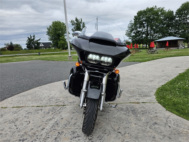 2017 Harley-Davidson Road Glide Ultra at Classy Chassis & Cycles