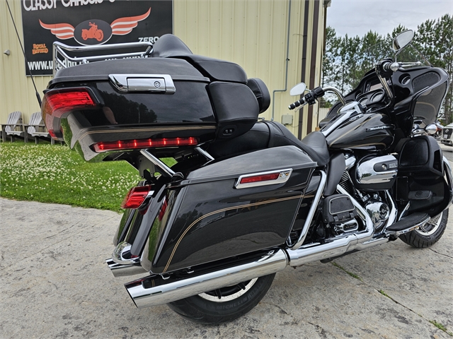 2017 Harley-Davidson Road Glide Ultra at Classy Chassis & Cycles