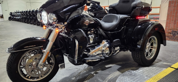 2024 Harley-Davidson Trike Tri Glide Ultra at Lone Wolf Harley-Davidson