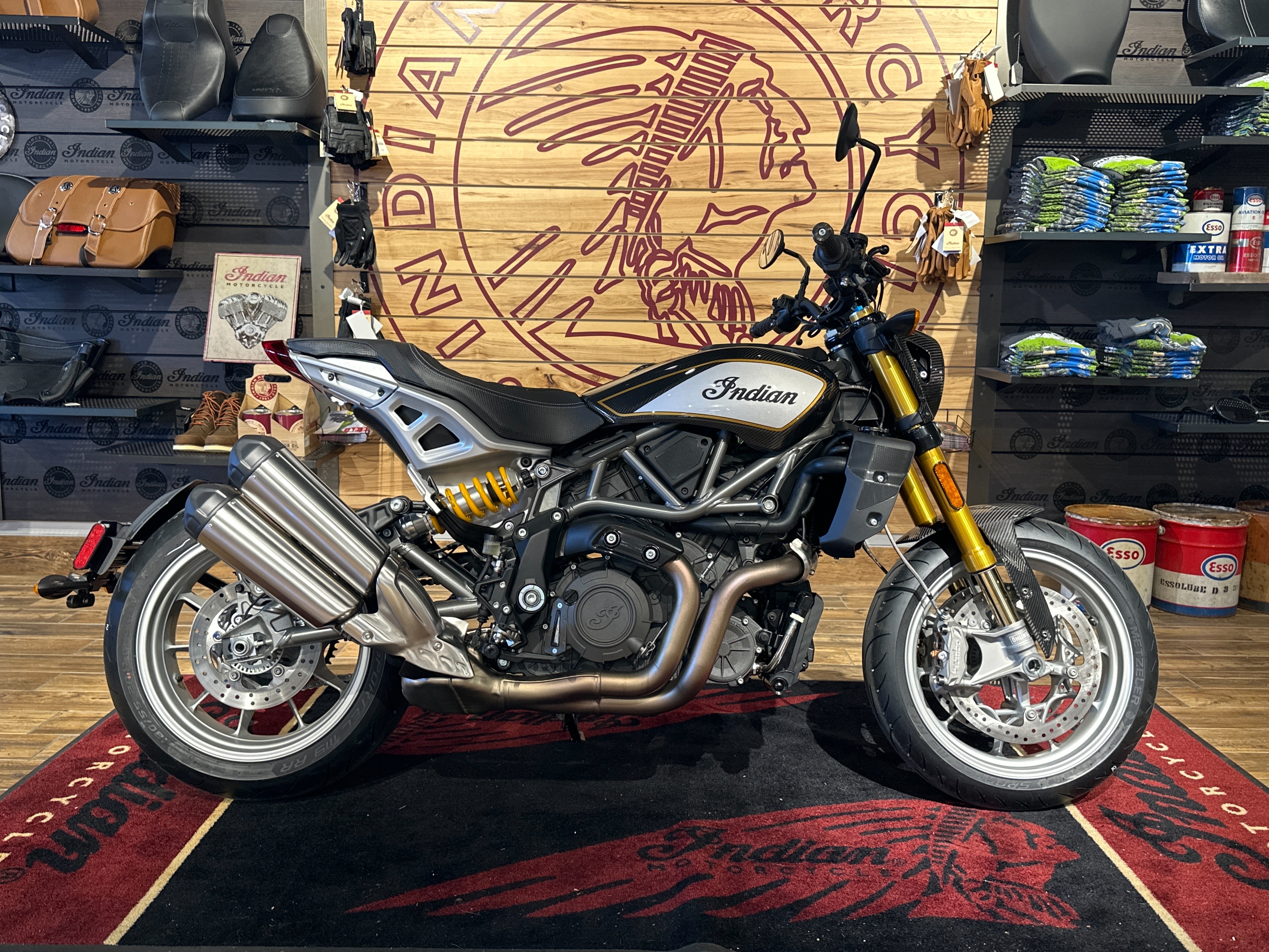 2023 Indian Motorcycle FTR R Carbon at Frontline Eurosports