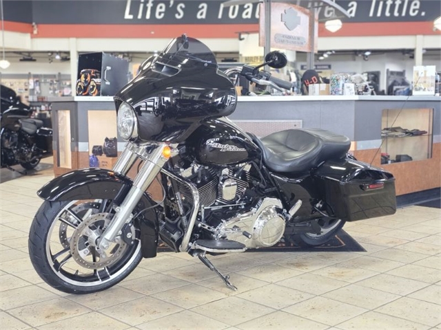 2016 Harley-Davidson Street Glide Base at Destination Harley-Davidson®, Tacoma, WA 98424