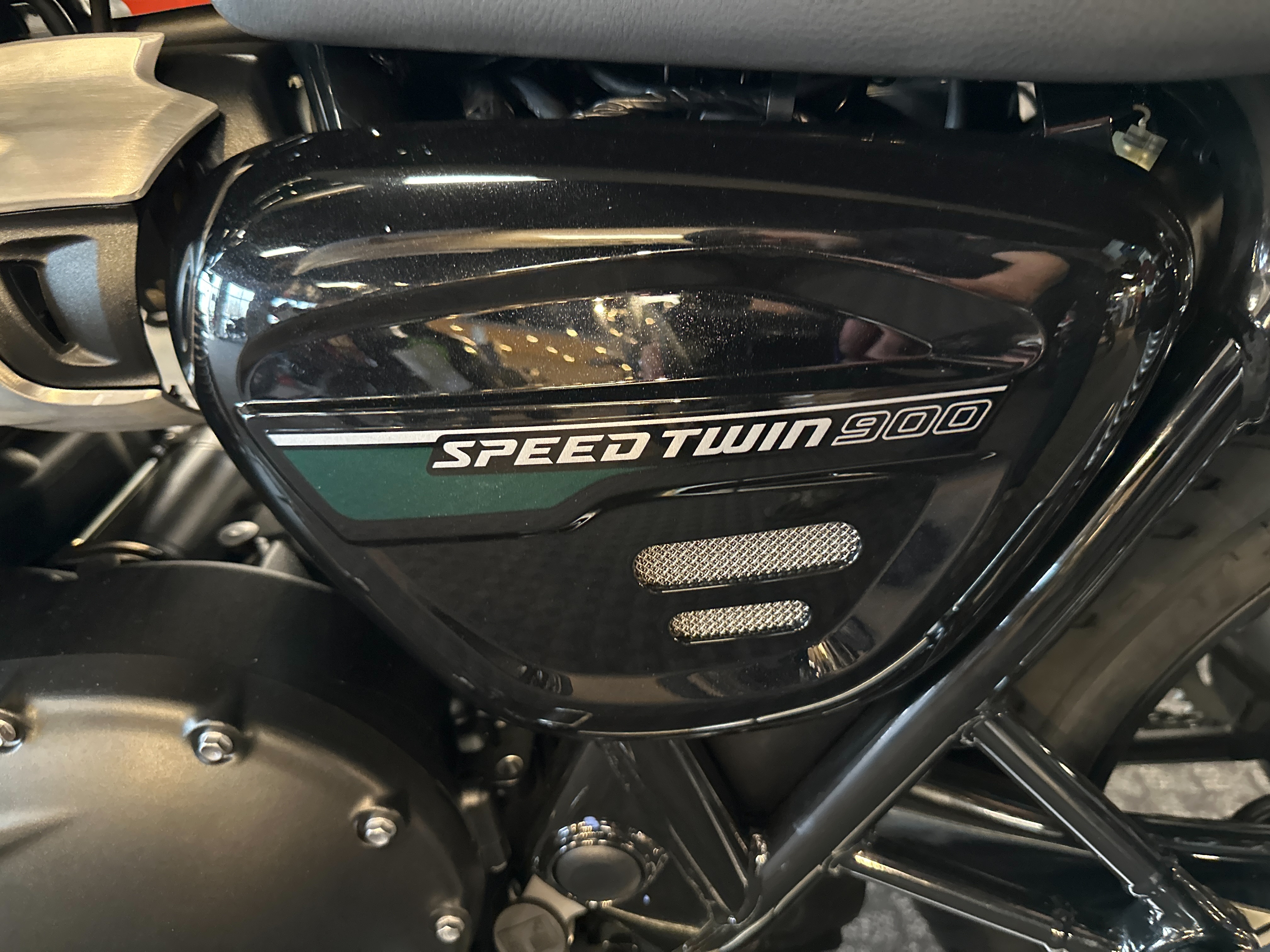 2024 Triumph Speed Twin 900 Base at Frontline Eurosports