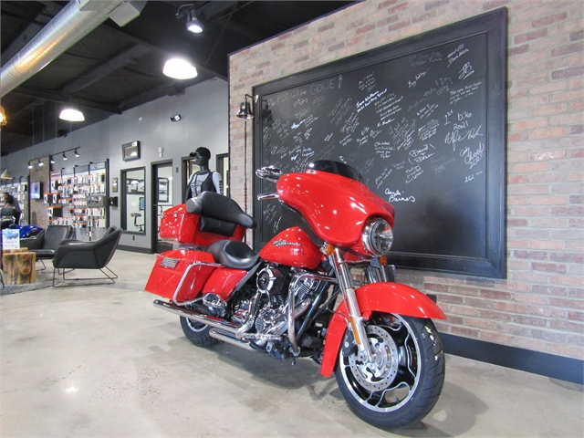 2010 Harley-Davidson Street Glide Base at Cox's Double Eagle Harley-Davidson