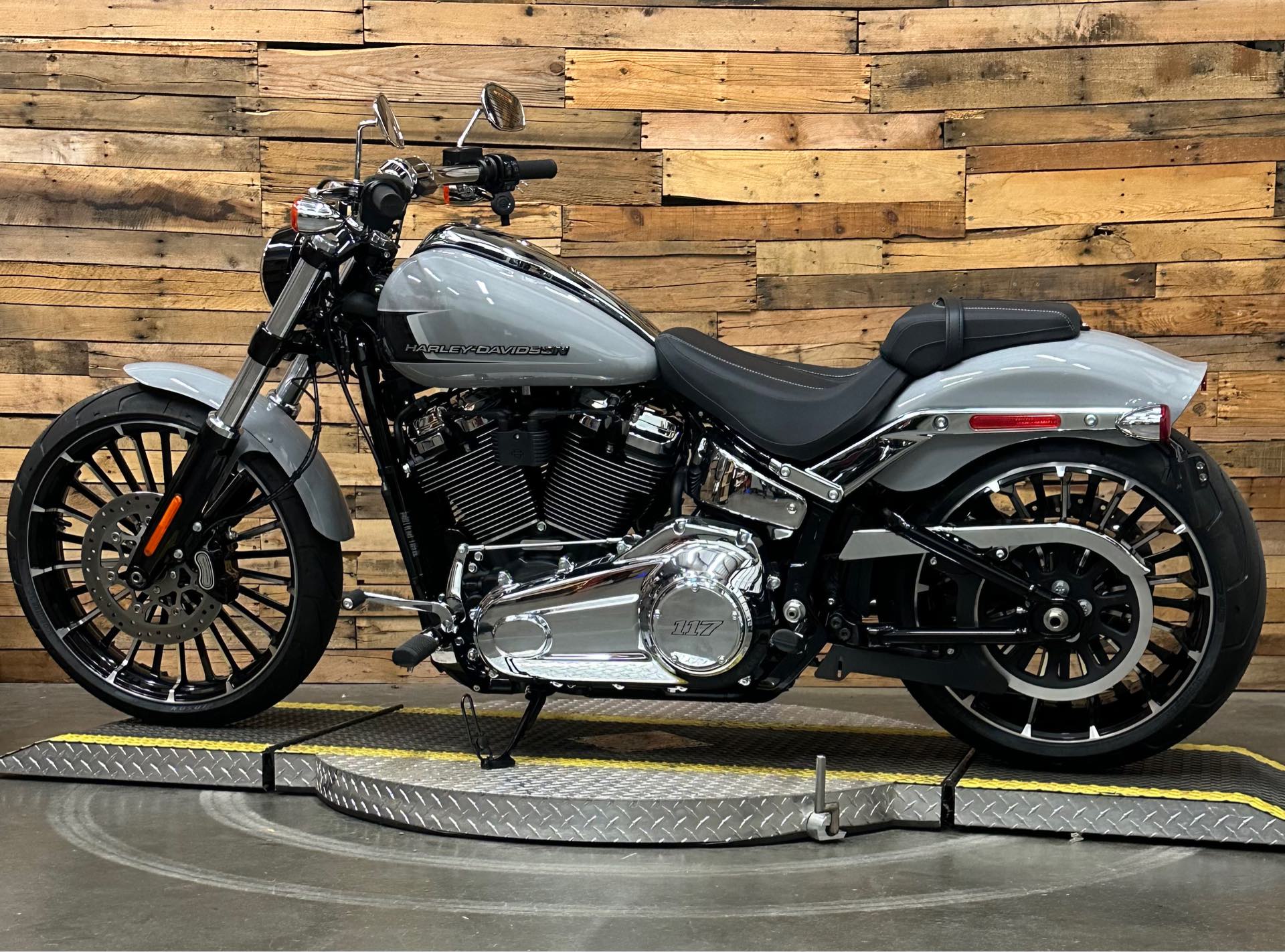 2024 Harley-Davidson Softail Breakout at Lumberjack Harley-Davidson