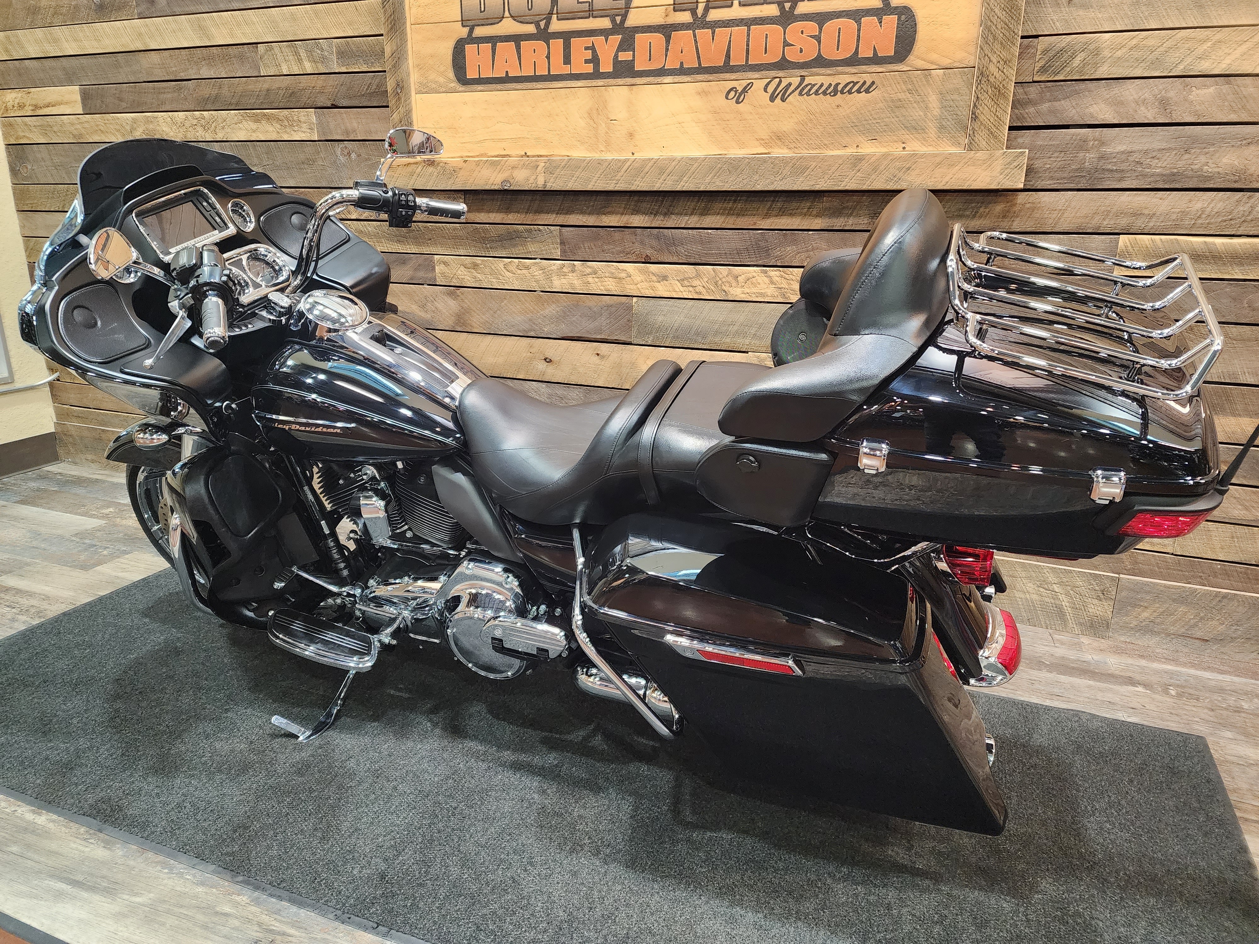 2016 Harley-Davidson Road Glide Ultra at Bull Falls Harley-Davidson