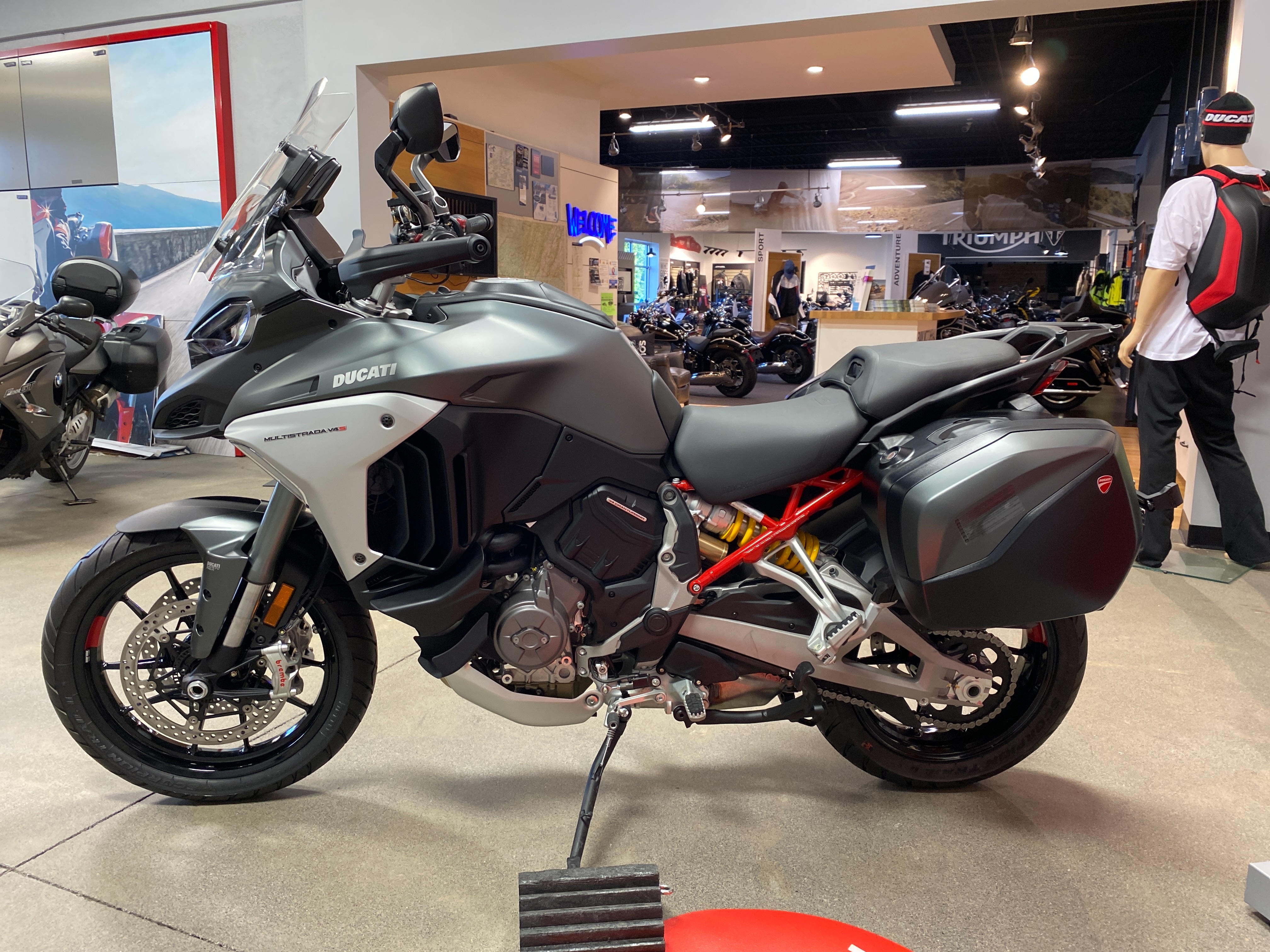 2022 Ducati Multistrada V4 S at Frontline Eurosports