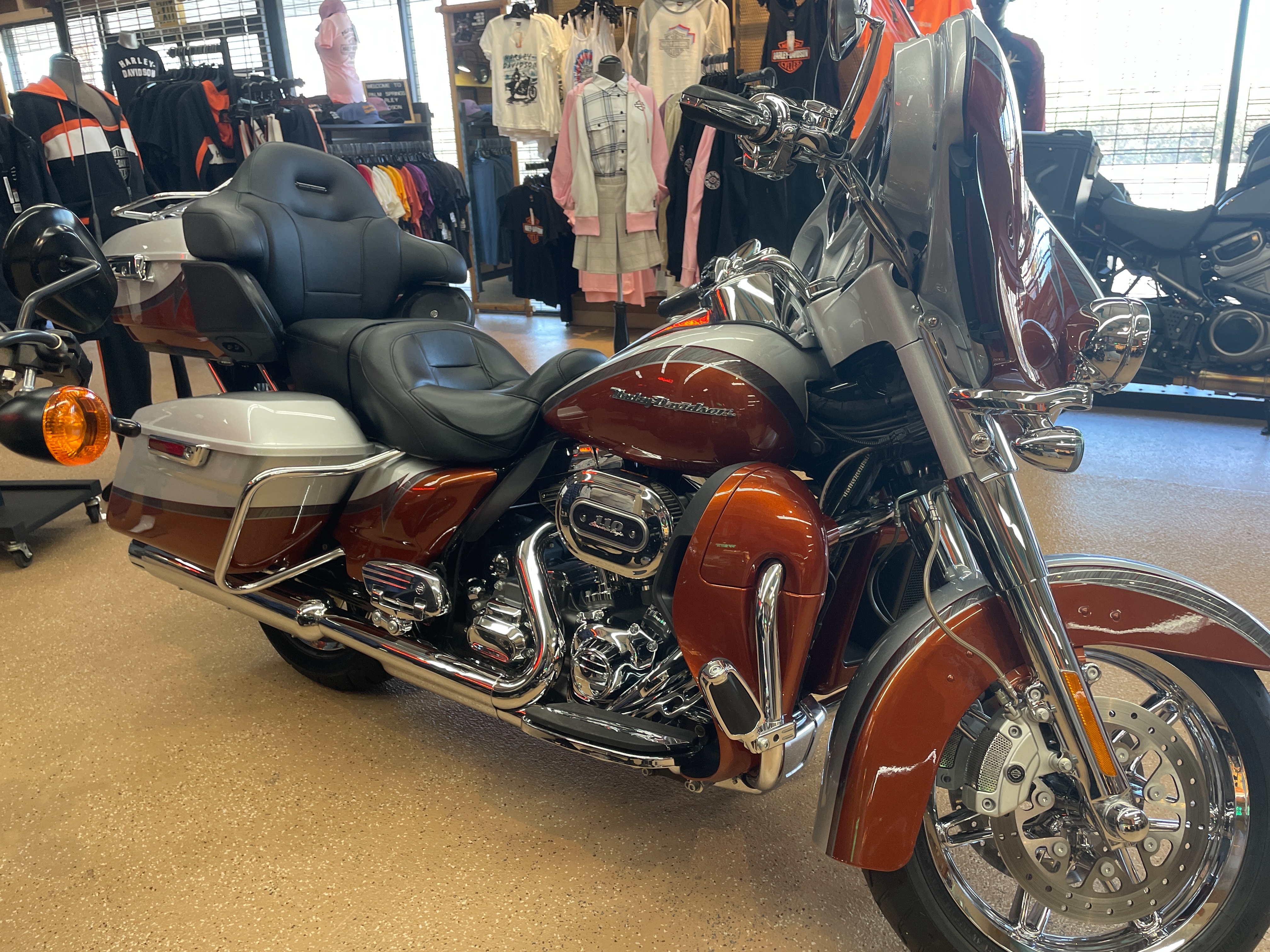 2014 Harley-Davidson Electra Glide CVO Limited at Palm Springs Harley-Davidson®
