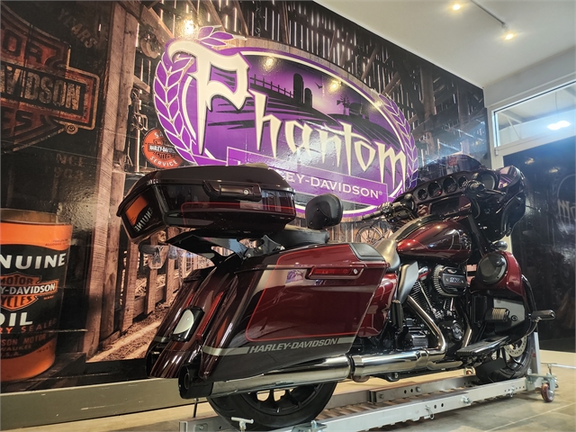 2019 Harley-Davidson Street Glide CVO Street Glide at Phantom Harley-Davidson