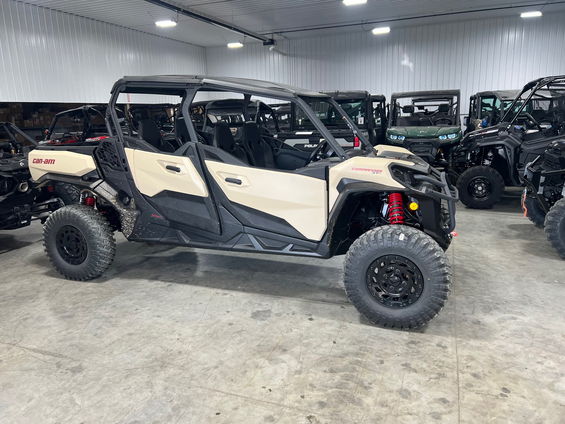 2024 Can-Am Commander MAX XT-P 1000R at Iron Hill Powersports