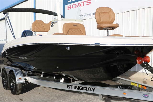 2022 Stingray 206CC at Jerry Whittle Boats