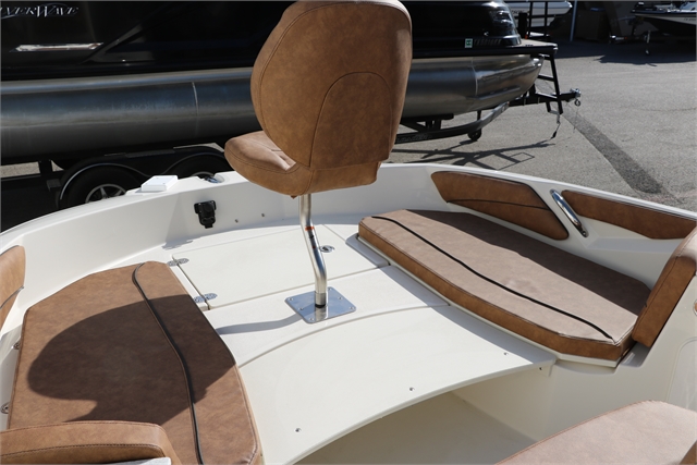 2022 Stingray 206CC at Jerry Whittle Boats