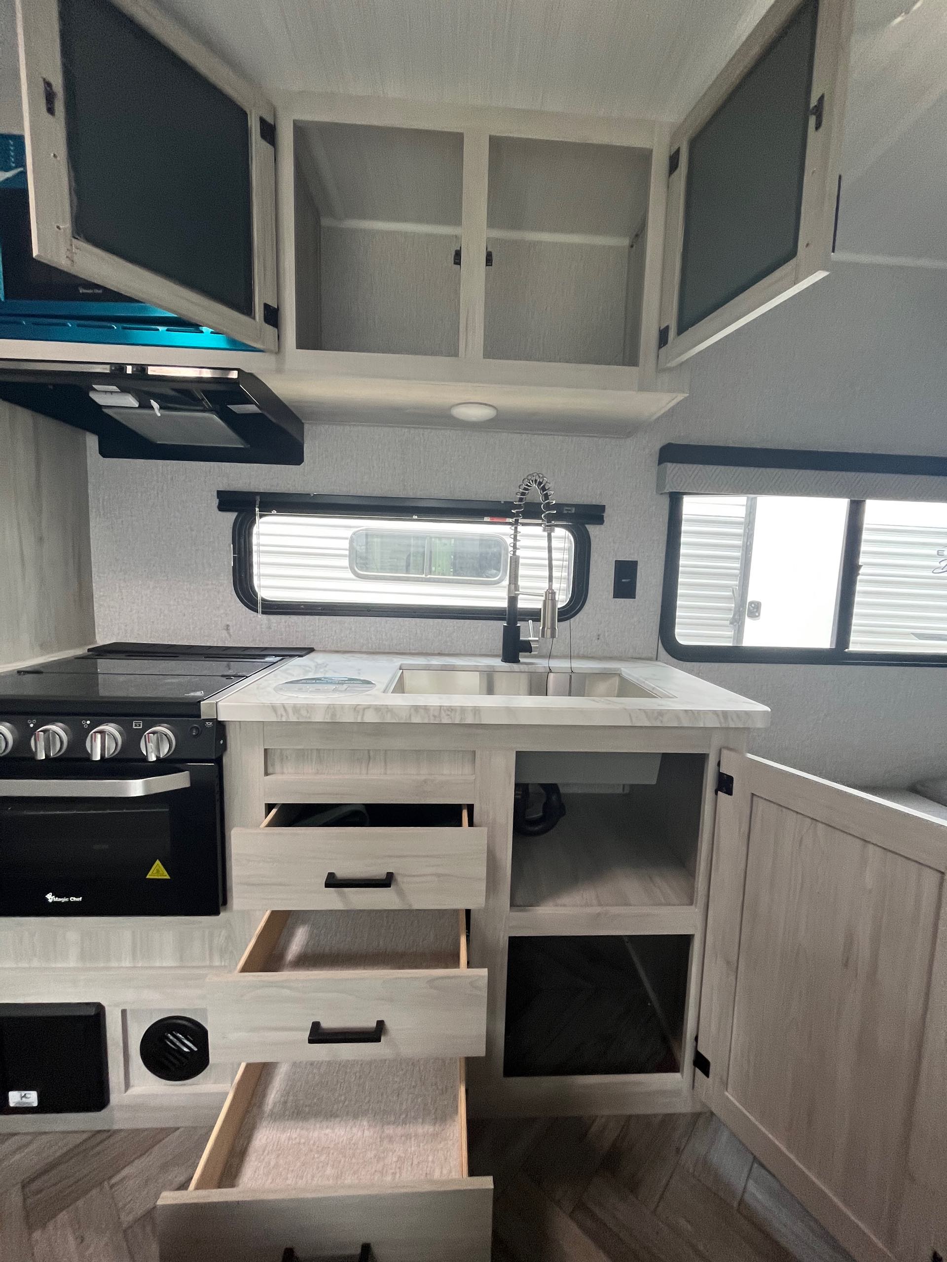 2022 East To West Della Terra 250BH at Prosser's Premium RV Outlet