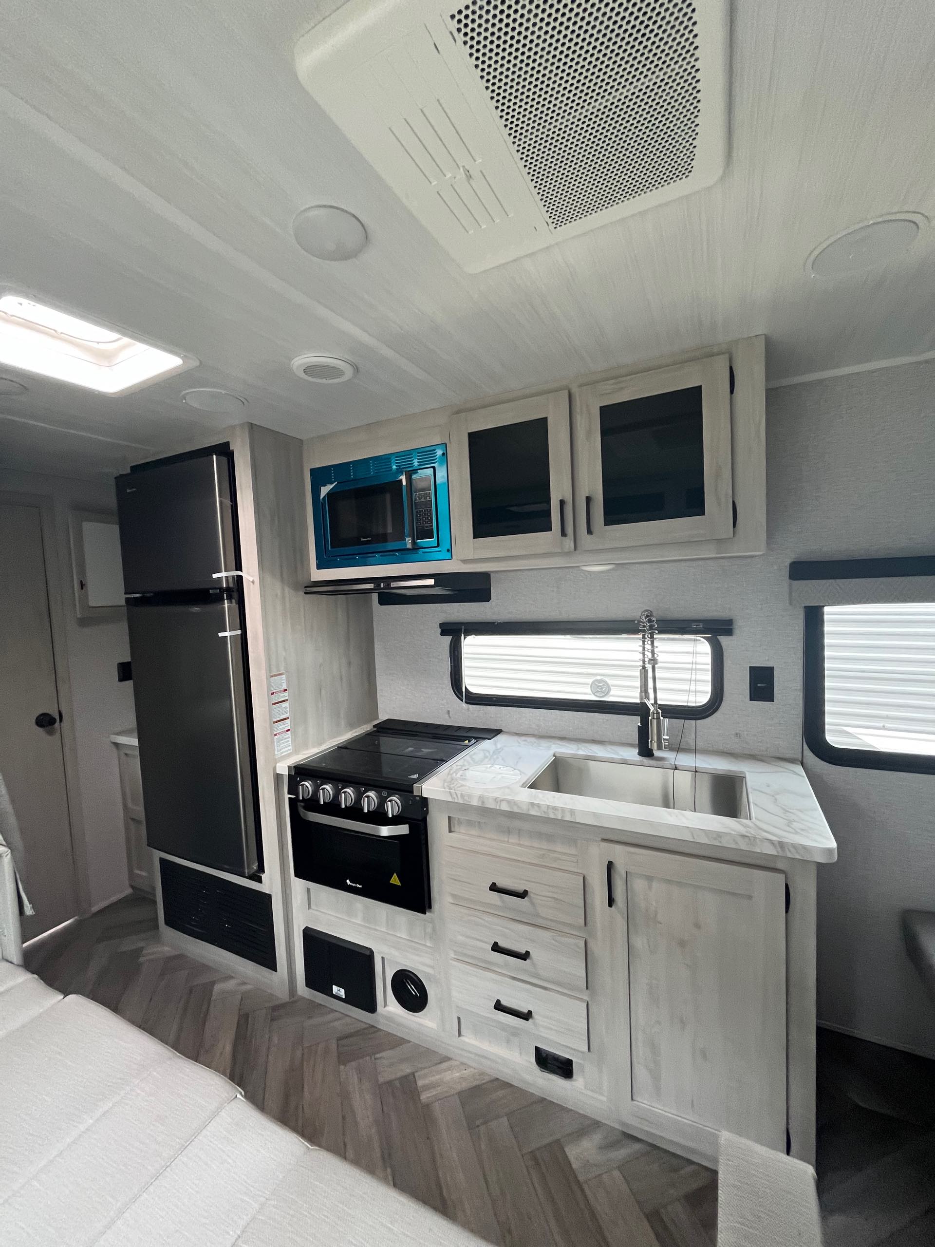 2022 East To West Della Terra 250BH at Prosser's Premium RV Outlet