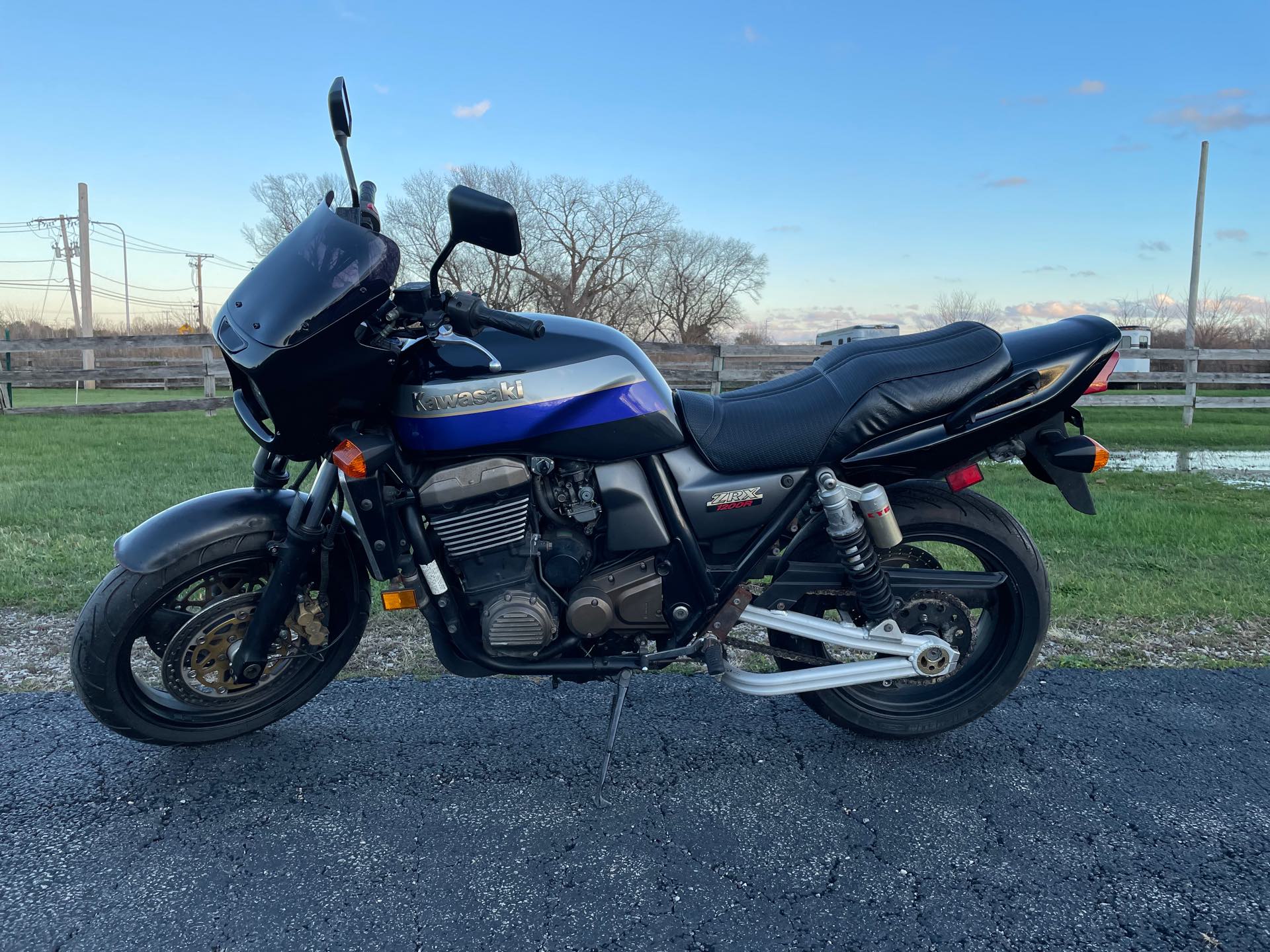 2001 KAWASAKI ZRX1200R at Randy's Cycle