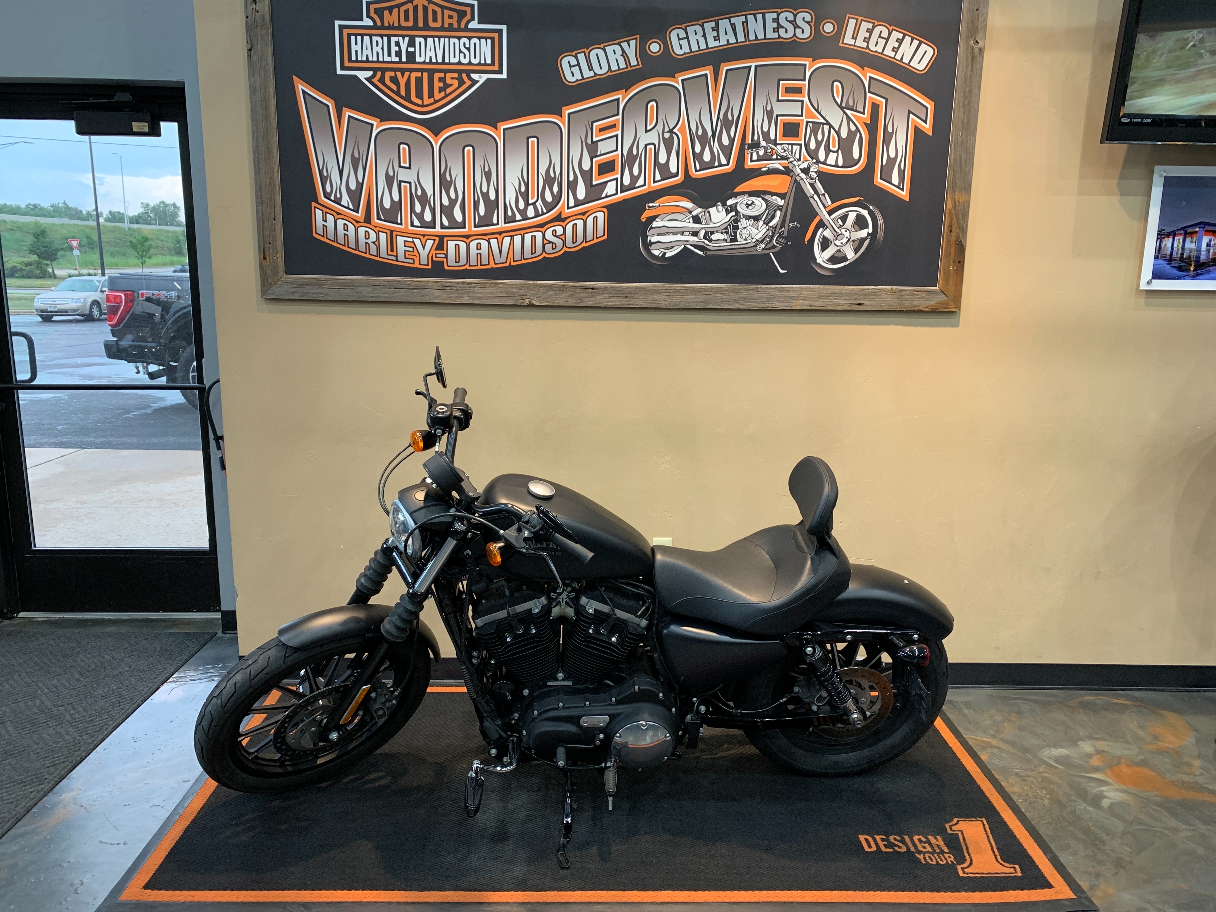 2014 Harley-Davidson Sportster Iron 883 at Vandervest Harley-Davidson, Green Bay, WI 54303