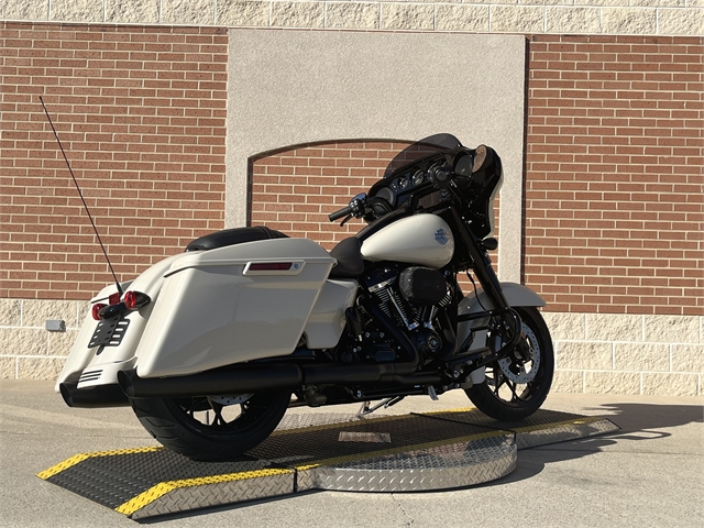 2022 Harley-Davidson Street Glide Special at Roughneck Harley-Davidson