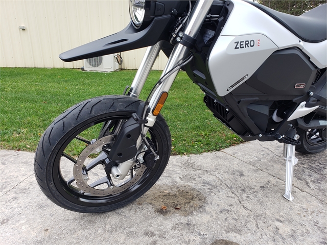 2022 Zero FXE ZF72 at Classy Chassis & Cycles