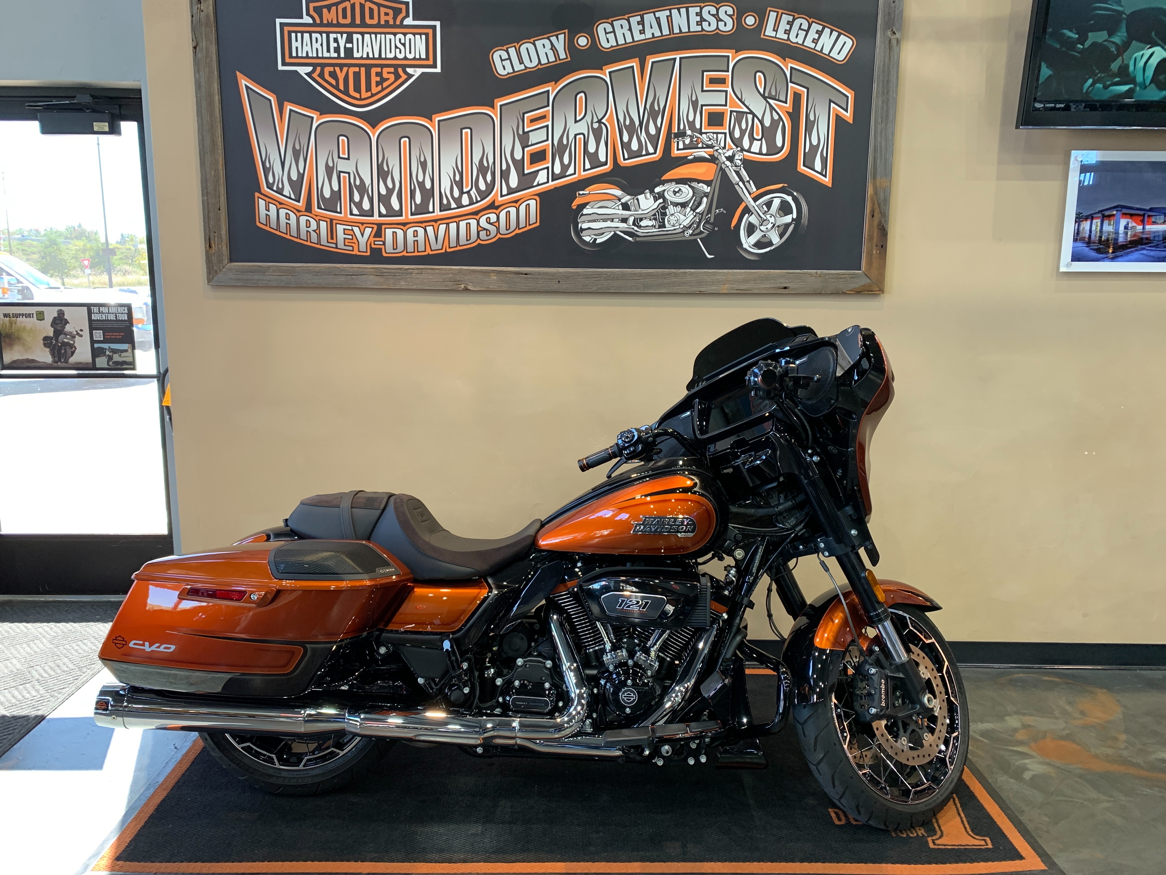 2023 Harley-Davidson Street Glide CVOT Street Glide at Vandervest Harley-Davidson, Green Bay, WI 54303