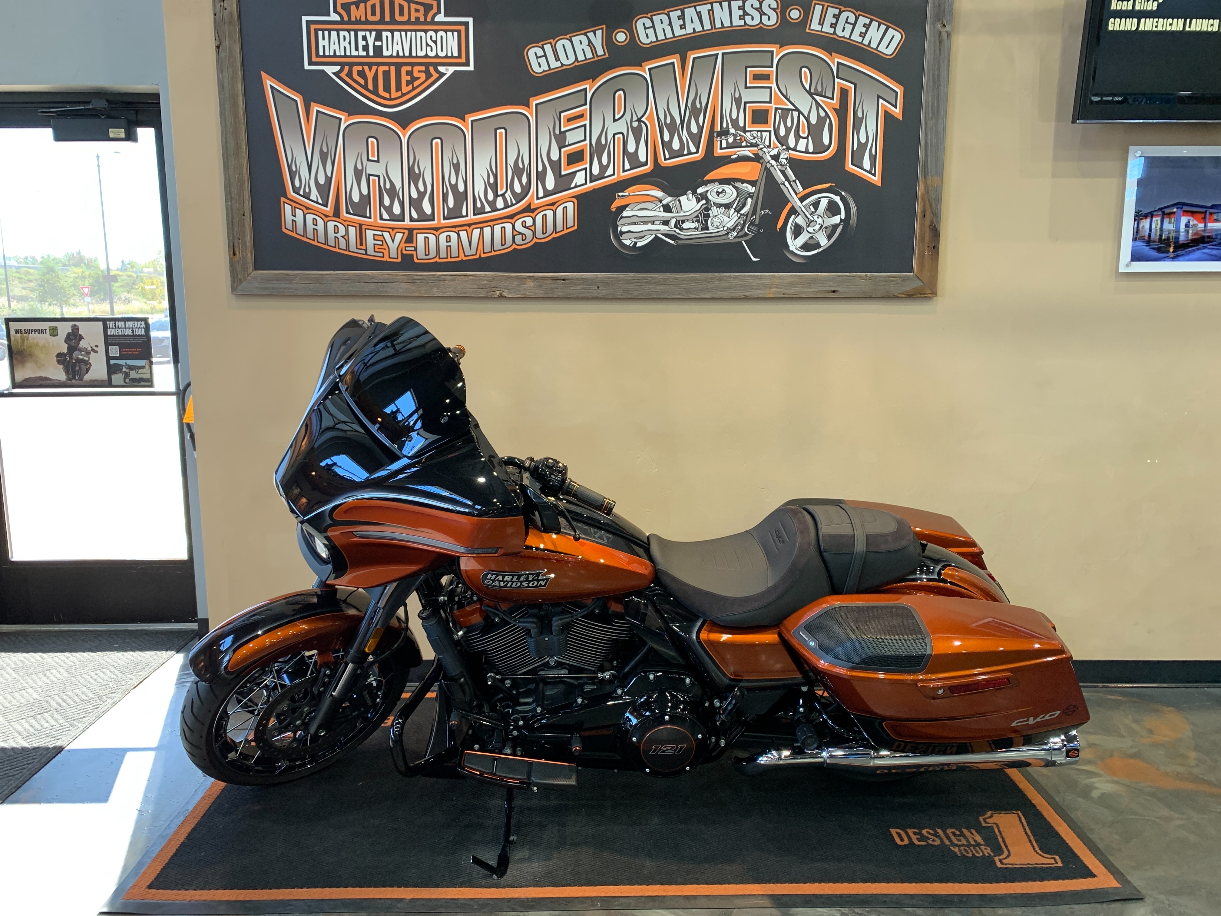 2023 Harley-Davidson Street Glide CVOT Street Glide at Vandervest Harley-Davidson, Green Bay, WI 54303