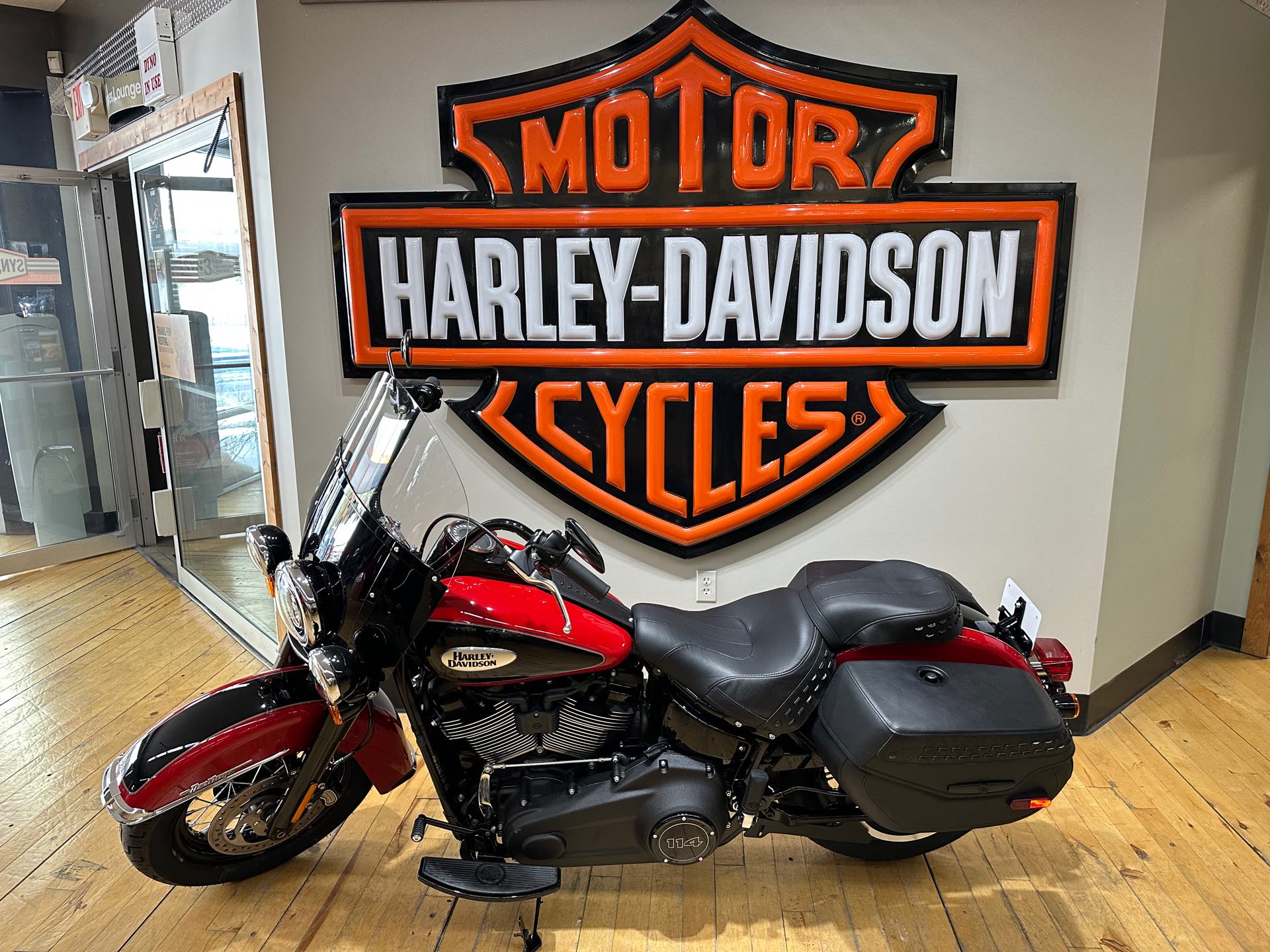 2022 Harley-Davidson Softail Heritage Classic | Zips 45th Parallel