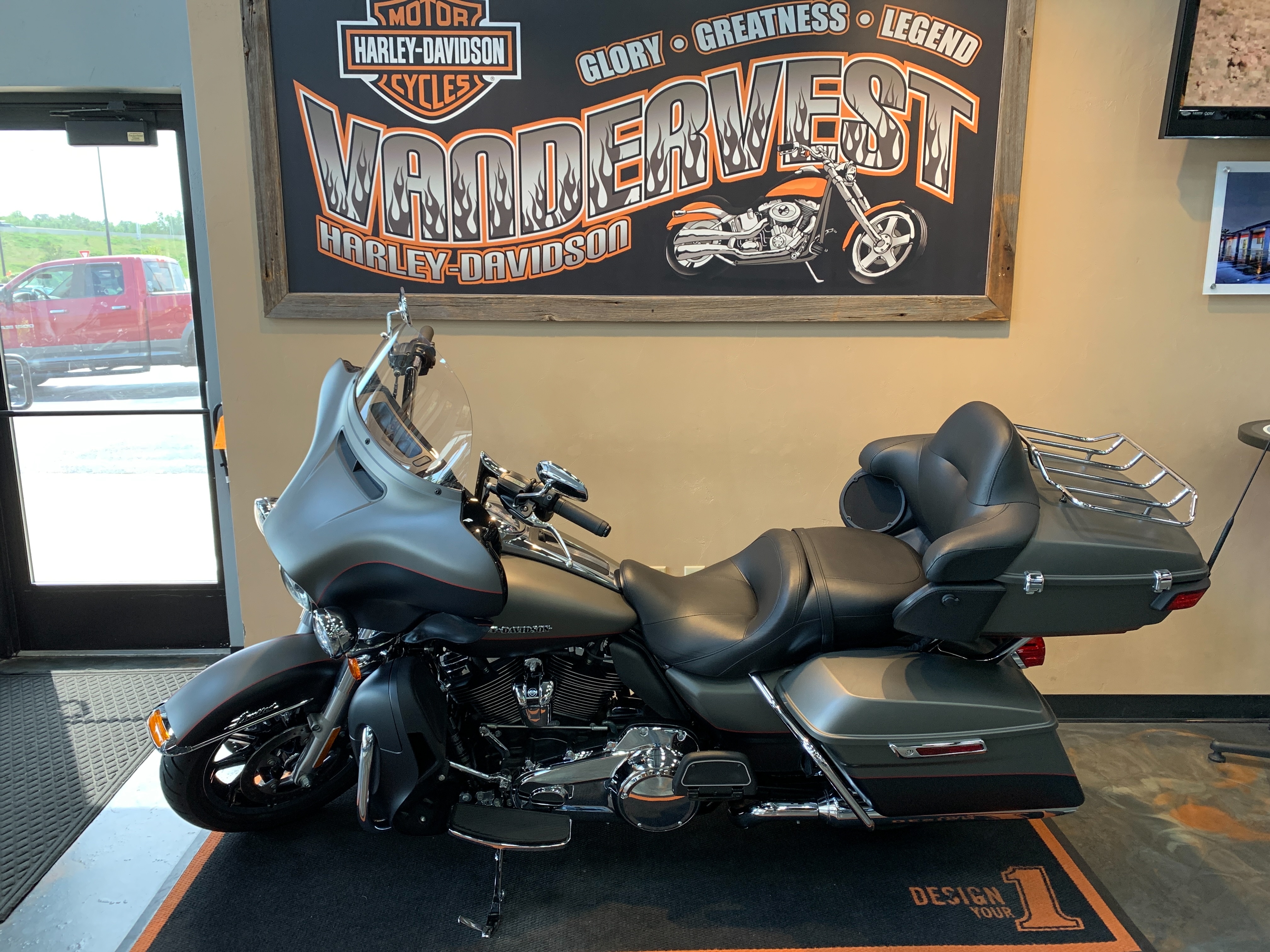 2018 Harley-Davidson Electra Glide Ultra Limited at Vandervest Harley-Davidson, Green Bay, WI 54303