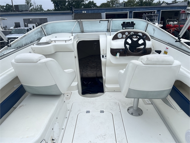 2001 Larson 220 Cabrio at Baywood Marina