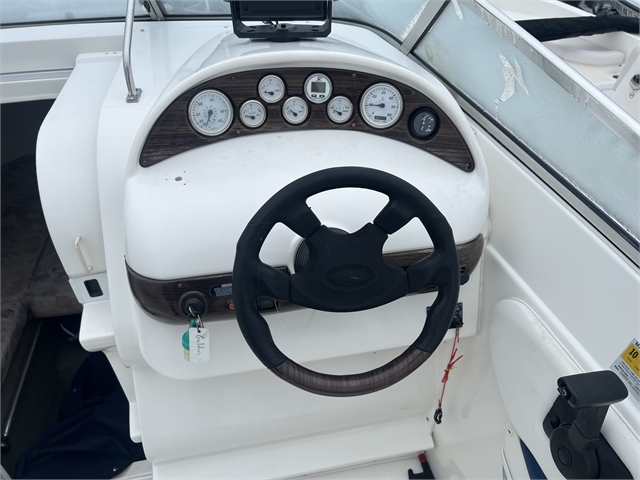 2001 Larson 220 Cabrio at Baywood Marina