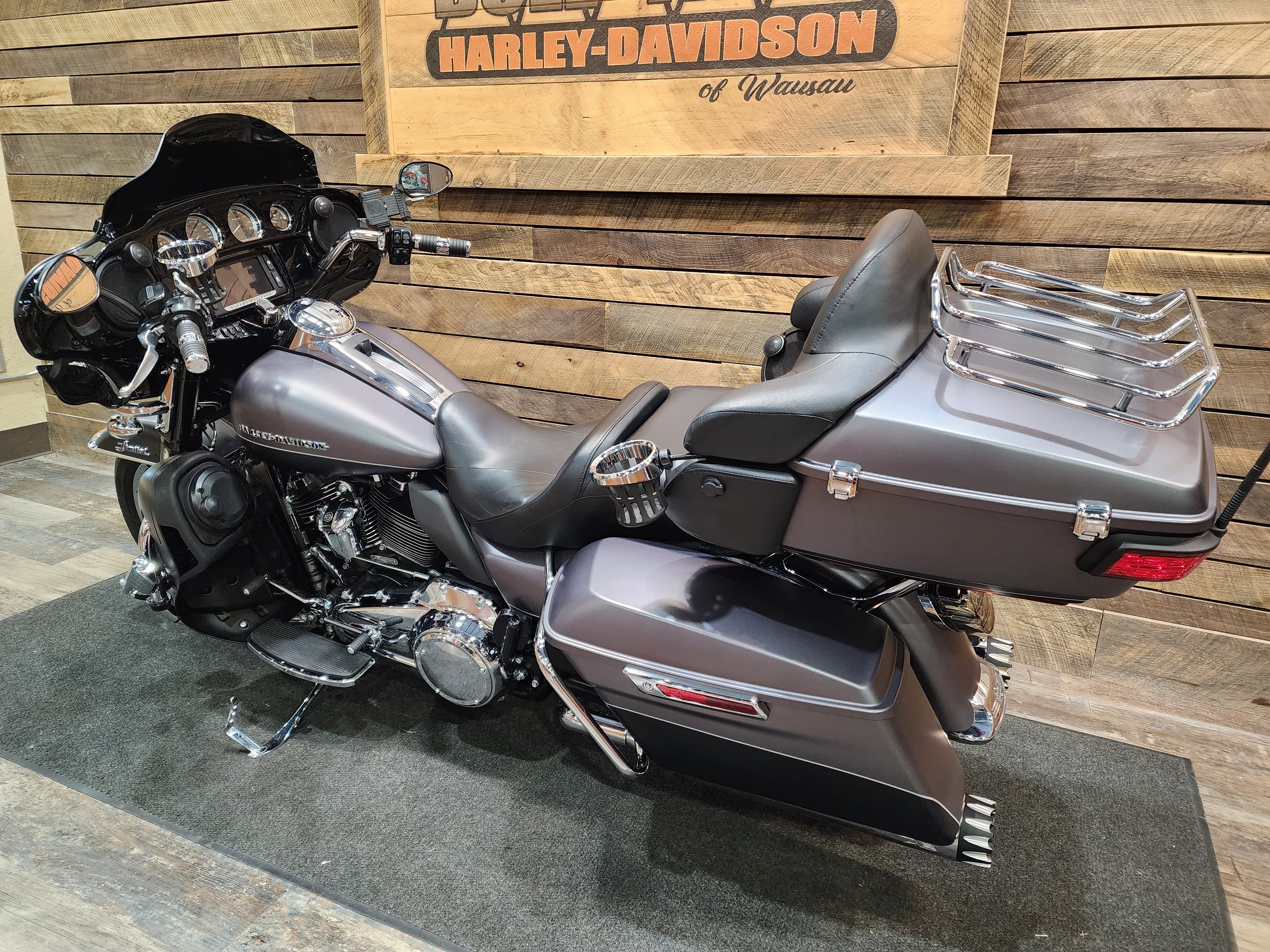 2017 Harley-Davidson Electra Glide Ultra Limited Low at Bull Falls Harley-Davidson