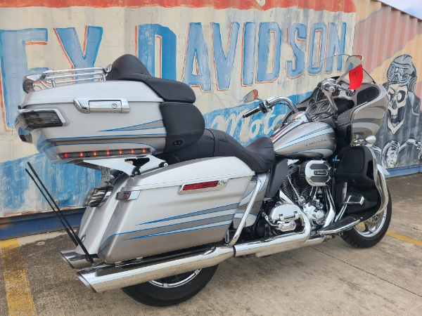 2016 Harley-Davidson Road Glide CVO Ultra at Gruene Harley-Davidson