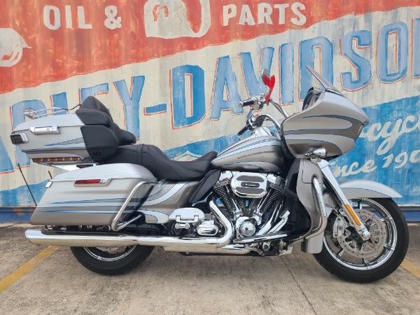 2016 Harley-Davidson Road Glide CVO Ultra at Gruene Harley-Davidson