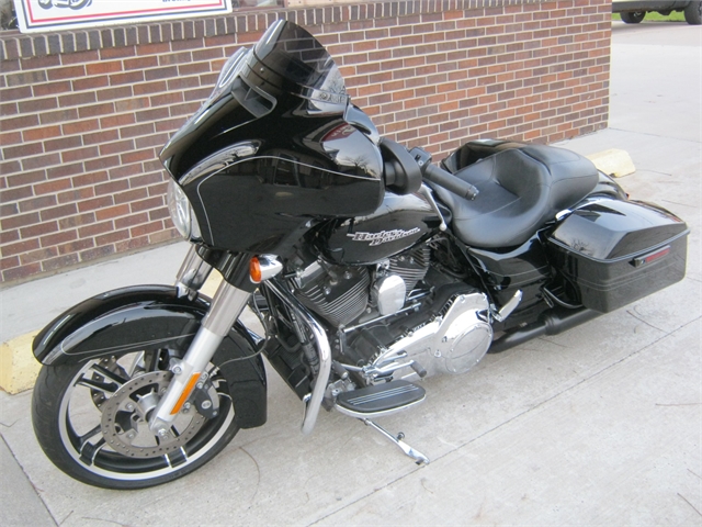 2016 Harley-Davidson Street Glide S at Brenny's Motorcycle Clinic, Bettendorf, IA 52722