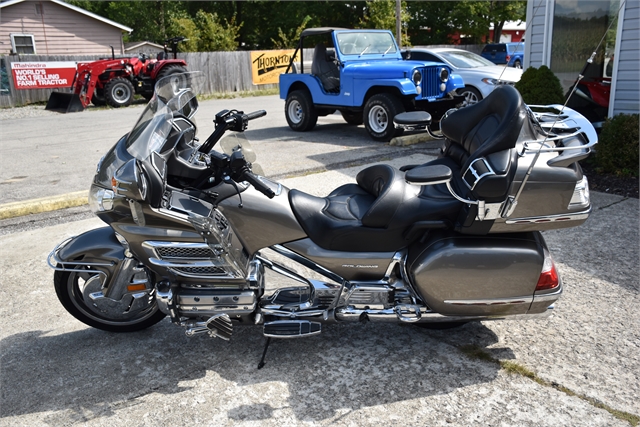 2006 Honda Gold Wing Audio / Comfort at Thornton's Motorcycle - Versailles, IN