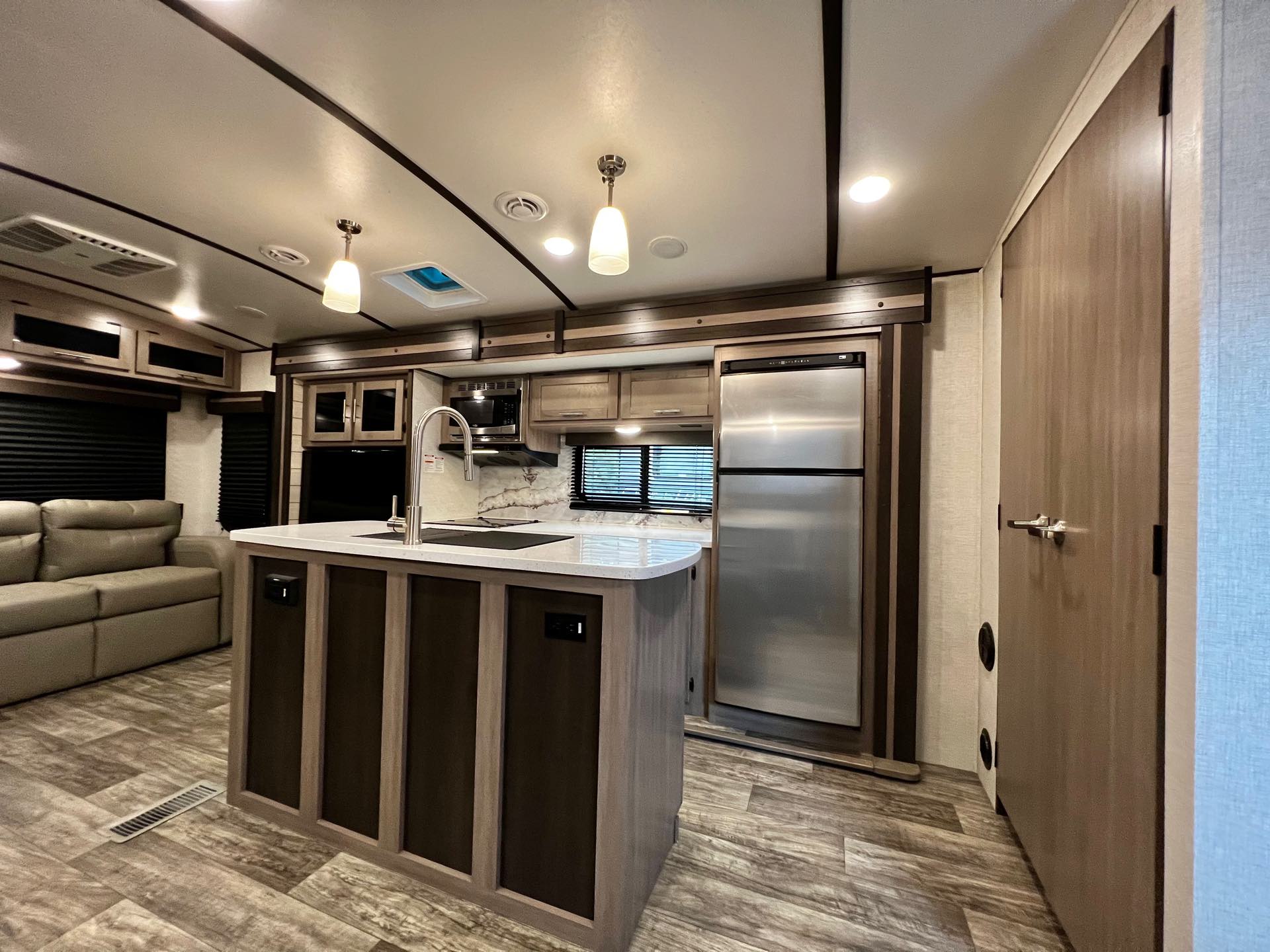 2021 CrossRoads Sunset Trail Super Lite SS330SI at Lee's Country RV