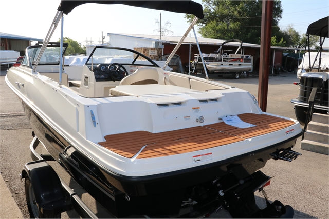 2019 Bayliner VR4 at Jerry Whittle Boats