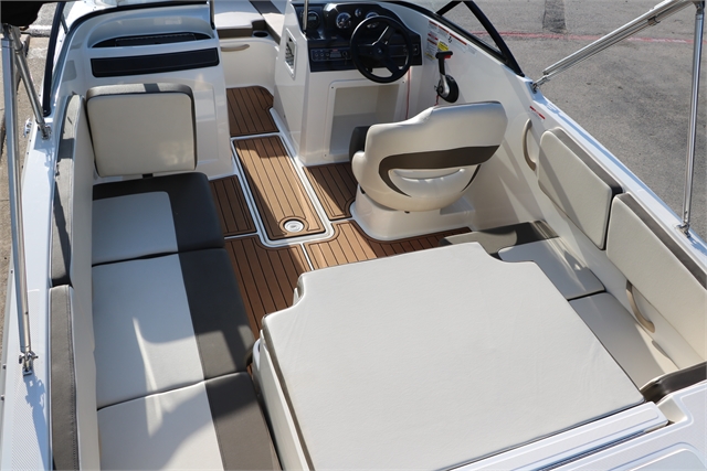 2019 Bayliner VR4 at Jerry Whittle Boats