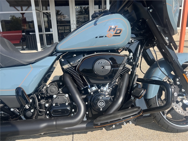 2024 Harley-Davidson Street Glide Base at Man O'War Harley-Davidson®