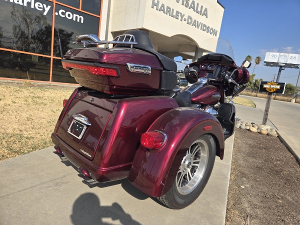 2015 Harley-Davidson Trike Tri Glide Ultra at Visalia Harley-Davidson