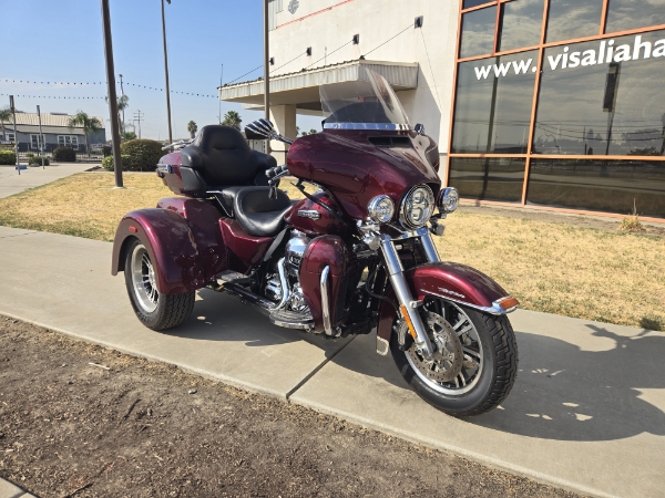 2015 Harley-Davidson Trike Tri Glide Ultra at Visalia Harley-Davidson