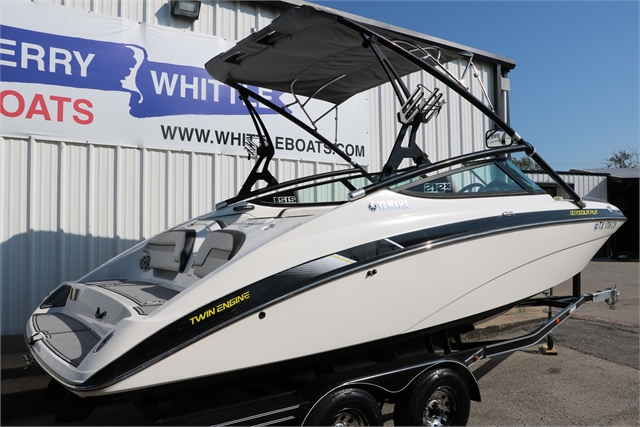 2015 Yamaha 212X at Jerry Whittle Boats