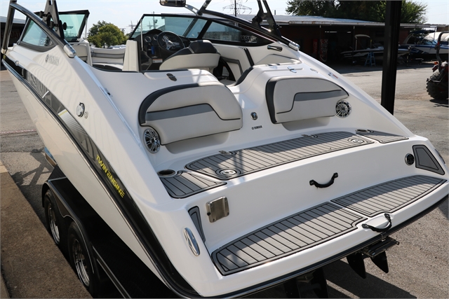 2015 Yamaha 212X at Jerry Whittle Boats