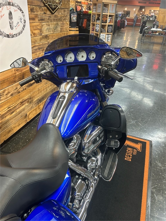 2019 Harley-Davidson Street Glide Base at Holeshot Harley-Davidson