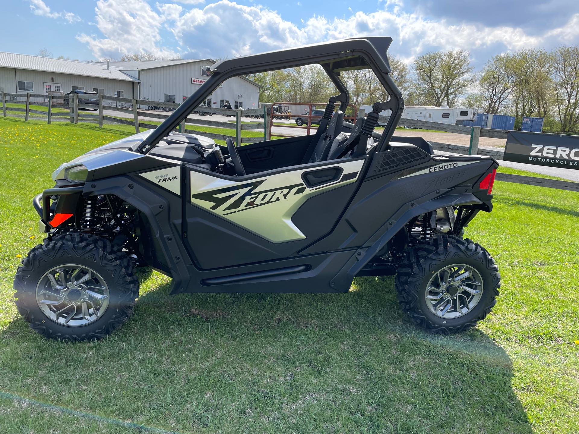 2023 CFMOTO ZFORCE 950 Trail at Randy's Cycle