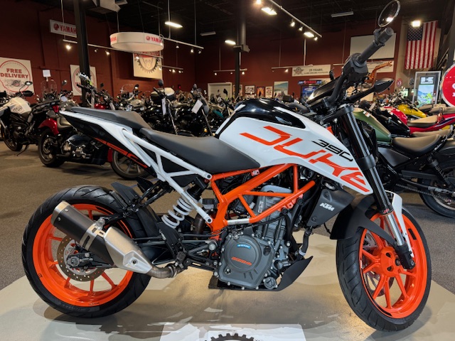 2017 KTM Duke 390 at Martin Moto