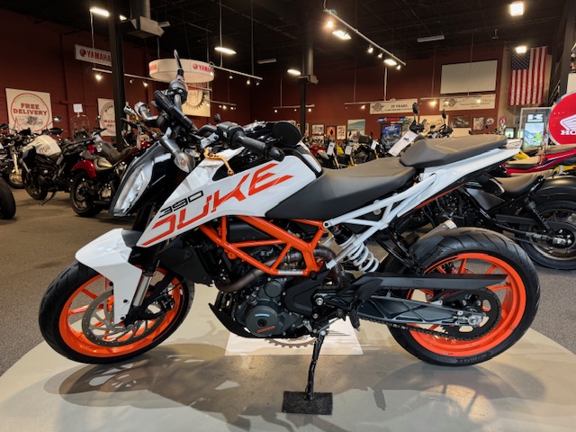 2017 KTM Duke 390 at Martin Moto