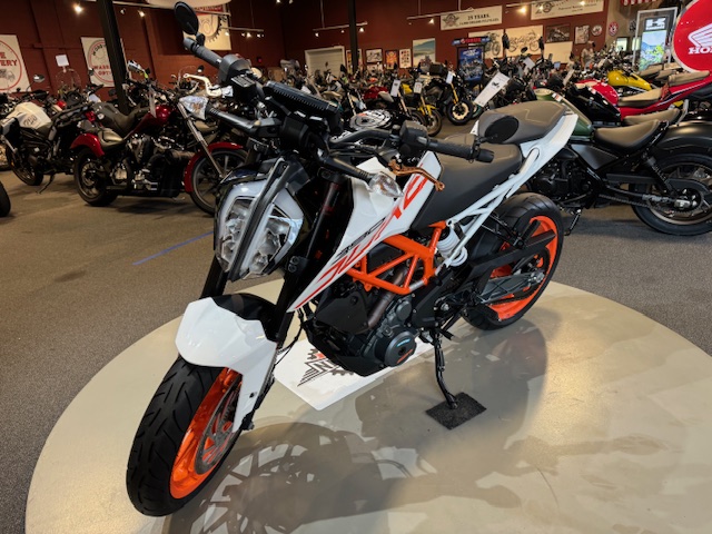 2017 KTM Duke 390 at Martin Moto