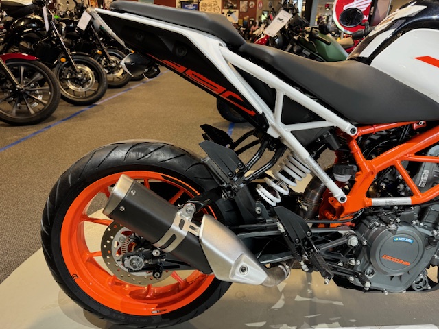 2017 KTM Duke 390 at Martin Moto