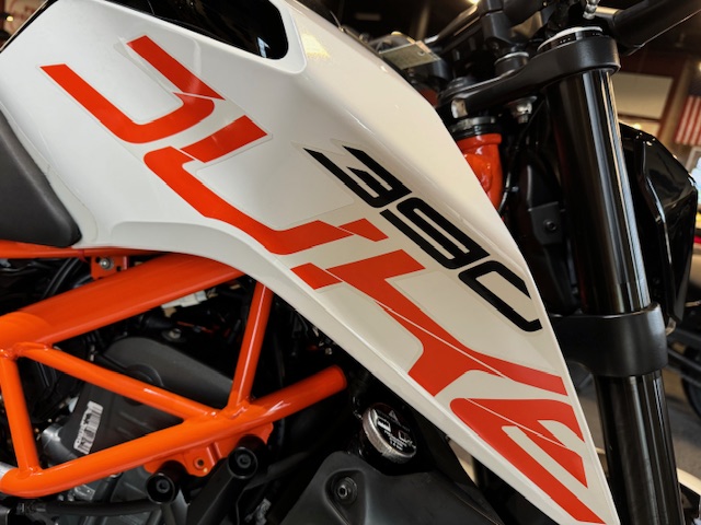 2017 KTM Duke 390 at Martin Moto