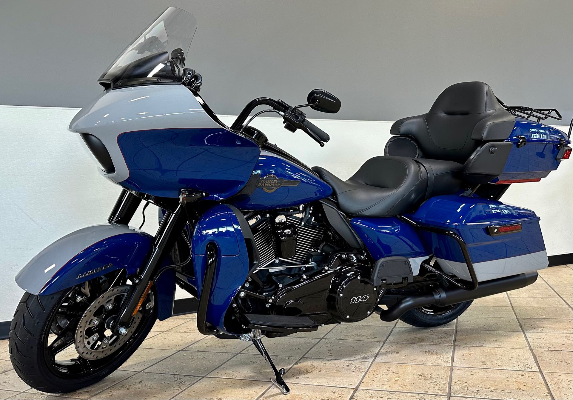 2023 Harley-Davidson Road Glide Limited at Destination Harley-Davidson®, Tacoma, WA 98424