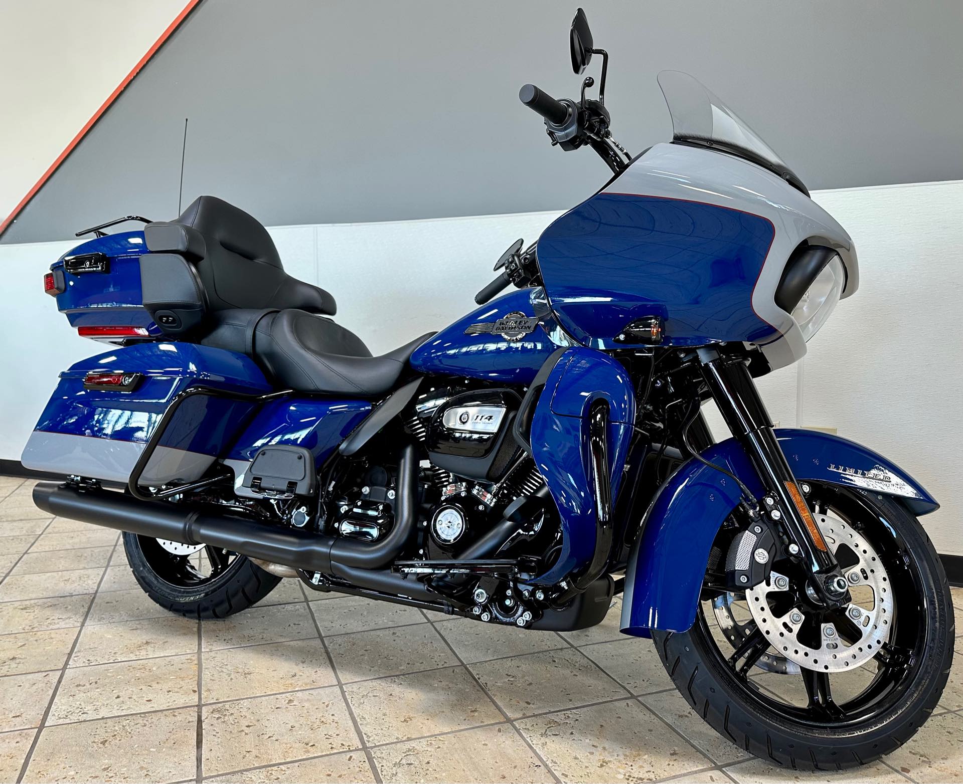 2023 Harley-Davidson Road Glide Limited at Destination Harley-Davidson®, Tacoma, WA 98424